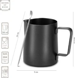 House Of Husk Pichet à Lait Avec Art Pen - Pot à Mousser Le Lait De 580 Ml - Zwart - Pot à Lait - Pichet à Lait - Acier Inoxydable - Pot à Lait Barista - Avec Stylo Latte Art -Cuisine Fournitures Magasin 1159x1200 7