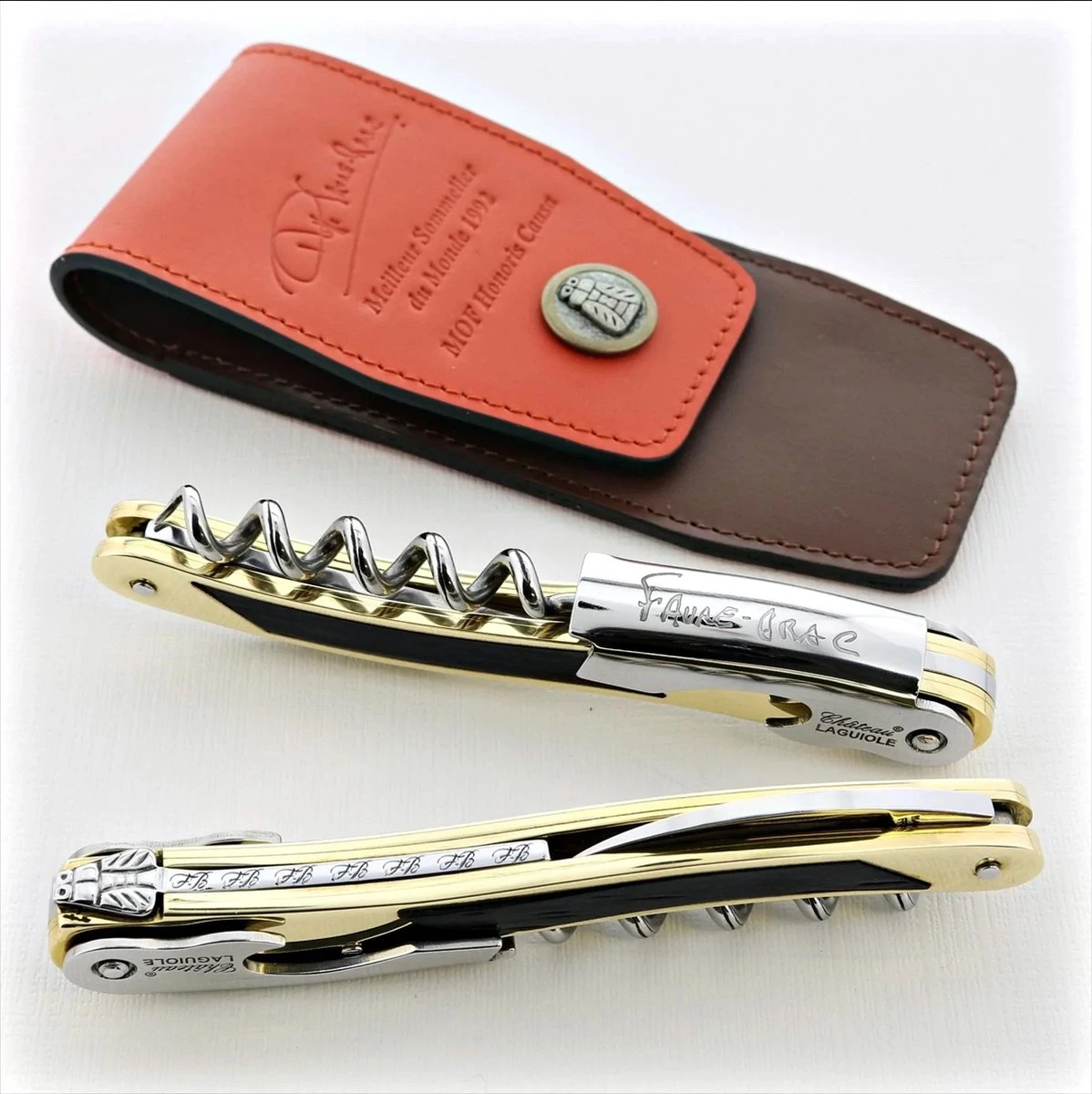 CHATEAU-LAGUIOLE © MEILLEUR SOMMELIER DU MONDE - COUTEAU SOMMELIER OUVRE BOUTEILLE DE LUXE FINITION PHILIPPE-FAURE-BRAC 1 CHATEAU-LAGUIOLE © MEILLEUR SOMMELIER DU MONDE - COUTEAU SOMMELIER OUVRE BOUTEILLE DE LUXE FINITION PHILIPPE-FAURE-BRAC