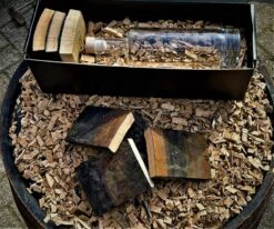 The Barrel BBQ Bottle (Box) / Cadeau Vaderdag / Édition Limited / Copeaux De Bois / Whisky Chunks / Offre De Pasen -Cuisine Fournitures Magasin 1200x1000