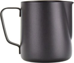 Pot à Lait - 600 ML - Pot à Mousser Le Lait - Pot à Lait Barista Acier Inoxydable (SS) Zwart -Cuisine Fournitures Magasin 1200x1031 1