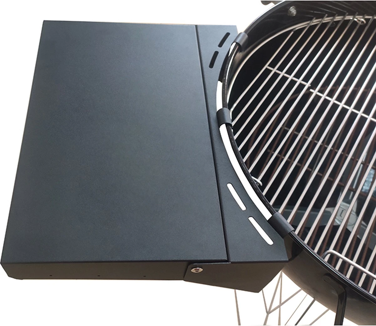 Table D'appoint Amovible Et Pliable BBQNovation Pour Les Barbecues Kogel De 57 Cm, Garantie D'ajustement à 100 % Sur La Plupart Des Barbecues Weber Kogel 8 Table D'appoint Amovible Et Pliable BBQNovation Pour Les Barbecues Kogel De 57 Cm, Garantie D'ajustement à 100 % Sur La Plupart Des Barbecues Weber Kogel – Image 8