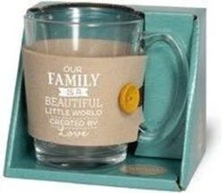 Verre à Thé - Notre Famille Est Un Beau Petit Monde Créé Par L'amour - Rempli De Chocolats Italiens Emballés - Avec Un Ruban De Soie Avec Le Texte "Surtout Voor Jou" Dans Un Coffret Cadeau Avec Ruban Coloré