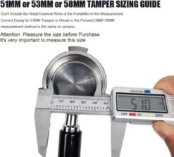 Cyrus Tamper Acier Inoxydable 58mm Manche En Bois - Outils Barista - Cyruscoffee - Tamper + Cadeau -Cuisine Fournitures Magasin 1200x1085 3