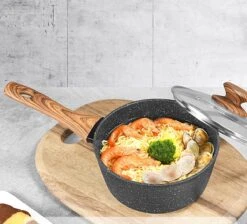 Casserole HanverKook 18cm - Casserole Avec Couvercle - Petite Casserole - Pot à Lait Enrobé, Induction (manche : Aspect Bois Marron) -Cuisine Fournitures Magasin 1200x1089 2