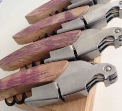 LIGNE W - ORIGINE - COUTEAU DE SOMMELIER OUVRE BOUTEILLE DE LUXE VERITABLE FÛT DE CHÊNE FINITION LIE DE VI -Cuisine Fournitures Magasin 1200x1096 2