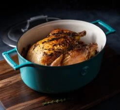 Saveur Selects Série Voyage - Cocotte Ovale En Fonte - 30cm - Avec Couvercle Léger Double Paroi - Blauw Saveur - Convient Pour L'Induction - Sans PFAS -Cuisine Fournitures Magasin 1200x1097