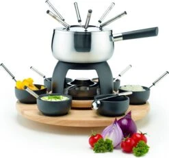 Mäser 931229 Service à Fondue 23 Pièces, Caquelon à Fondue En Acier Inoxydable Avec Protection Anti-éclaboussures, Rechaud, Paille Rotative En Bois, Fourchettes à Fondue, Bols, Gris / Noir