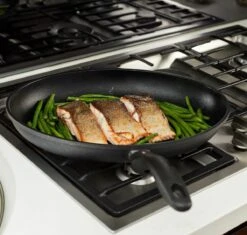 Swiss Diamond - XD Poêle à Poisson - Revêtement Antiadhésif - 38x26cm - Avec Couvercle 10 Swiss Diamond - XD Poêle à Poisson - Revêtement Antiadhésif - 38x26cm - Avec Couvercle -Cuisine Fournitures Magasin 1200x1140 2