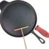 La Cuisine For Life Pan à Pizza En Fonte De 30 Cm Avec Revêtement En émail Noir Mat – Une Spatule En Bois Est Incluse