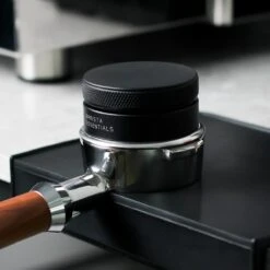 Distributeur De Café - 58,5 Mm - Noir - Acier Inoxydable - Distributeur De Café - Distributeur D'espresso - Distributeur De Café 11 Distributeur De Café - 58,5 Mm - Noir - Acier Inoxydable - Distributeur De Café - Distributeur D'espresso - Distributeur De Café -Cuisine Fournitures Magasin 1200x1200 1031