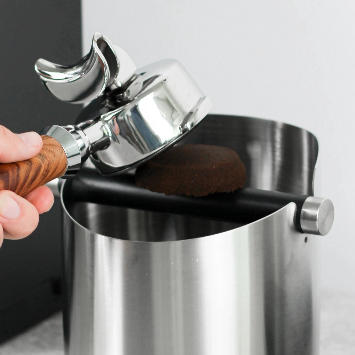 Boîte à Frapper En Acier Inoxydable - 11cm - Argent - Boîte à Frapper - Boîte à Frapper - Boîte à Café - Boîte à Frapper 5 Boîte à Frapper En Acier Inoxydable - 11cm - Argent - Boîte à Frapper - Boîte à Frapper - Boîte à Café - Boîte à Frapper – Image 5