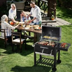 Frito Charbon De Bois Grill BBQ - Barbecue - Bon Pour 5 à 10 Personnes - Plaque De Gril - Avec Thermomètre, Roues, étagère Latérale Et Plus - Acier Inoxydable -Cuisine Fournitures Magasin 1200x1200 120