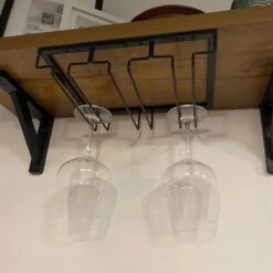 Support à Verre à Vin Suspendu - Support à Vin Pour Verres - Porte-verre à Vin Noir Industriel -Cuisine Fournitures Magasin 1200x1200 1423