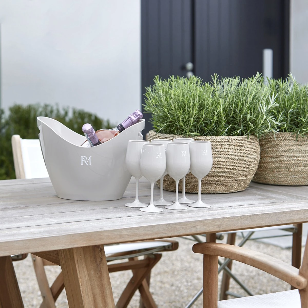 Riviera Maison Cave à Vin Outdoor 7,5 L, Incassable, Avec Poignées - Cooler à Vin Plein Air RM Monogram - Beige - MS 3 Riviera Maison Cave à Vin Outdoor 7,5 L, Incassable, Avec Poignées - Cooler à Vin Plein Air RM Monogram - Beige - MS – Image 3