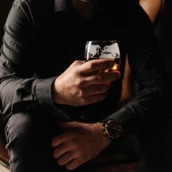 MikaMax Whiskey Globe Decanter Deluxe Set - 0,9 L - Incl. 2 Verres -Cuisine Fournitures Magasin 1200x1200 1630