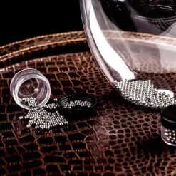 Intirilife Perles En Acier Inoxydable Pour Nettoyer Les Bocaux En Verre - Perles De Nettoyage Pour Carafes En Verre, Vases, Bouteilles, Inoxydable, 100 Pièces -Cuisine Fournitures Magasin 1200x1200 1659