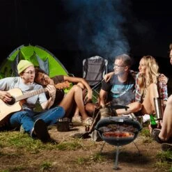 AG Mini Barbecue Ø 35cm - Barbecues à Charbon - Barbecue Kogelbarbecue - Klein Et Léger - Compact - Inox - 4-6 Personnes-Barbecue Rond - Incl. Couvercle - Barbecue Passe Partout -Grille De Ventilation Pour La Régulation De L'oxygène - Zwart -Cuisine Fournitures Magasin 1200x1200 174