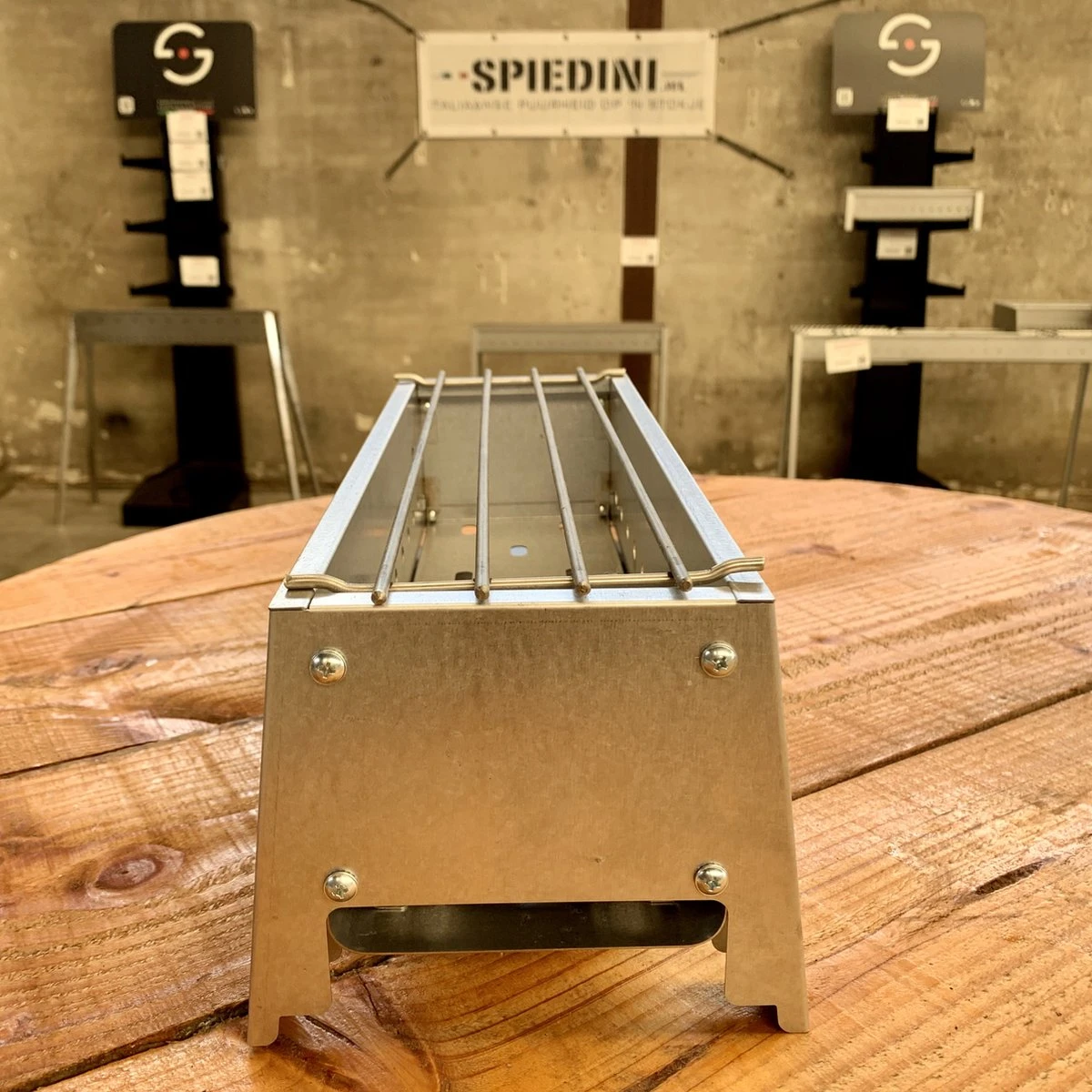 Spiedini Saté-bbq Bali 40 Mini - Petit Barbecue à Charbon étroit Avec Grille Horizontale Pour Satay Ou Autres Brochettes - 40 Cm De Long, 11 Cm De Large, 14 Cm De Haut - Idéal Pour Jardin Ou Cheminée, Ou Balcon - Matériau : Fer Aluminisé 4 Spiedini Saté-bbq Bali 40 Mini - Petit Barbecue à Charbon étroit Avec Grille Horizontale Pour Satay Ou Autres Brochettes - 40 Cm De Long, 11 Cm De Large, 14 Cm De Haut - Idéal Pour Jardin Ou Cheminée, Ou Balcon - Matériau : Fer Aluminisé – Image 4