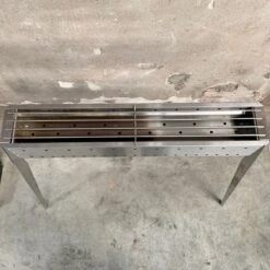 Spiedini Saté-bbq Java 80 - Barbecue à Charbon De Bois De Luxe à Double Paroi Avec Grille Horizontale Pour Satay Ou Autres Brochettes - 80 Cm De Long, 11 Cm De Large, 83 Cm De Haut - Matériau : Acier Inoxydable 13 Spiedini Saté-bbq Java 80 - Barbecue à Charbon De Bois De Luxe à Double Paroi Avec Grille Horizontale Pour Satay Ou Autres Brochettes - 80 Cm De Long, 11 Cm De Large, 83 Cm De Haut - Matériau : Acier Inoxydable -Cuisine Fournitures Magasin 1200x1200 197