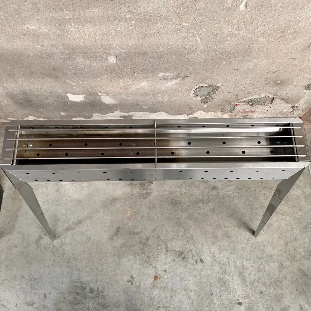 Spiedini Saté-bbq Java 80 - Barbecue à Charbon De Bois De Luxe à Double Paroi Avec Grille Horizontale Pour Satay Ou Autres Brochettes - 80 Cm De Long, 11 Cm De Large, 83 Cm De Haut - Matériau : Acier Inoxydable 3 Spiedini Saté-bbq Java 80 - Barbecue à Charbon De Bois De Luxe à Double Paroi Avec Grille Horizontale Pour Satay Ou Autres Brochettes - 80 Cm De Long, 11 Cm De Large, 83 Cm De Haut - Matériau : Acier Inoxydable – Image 3