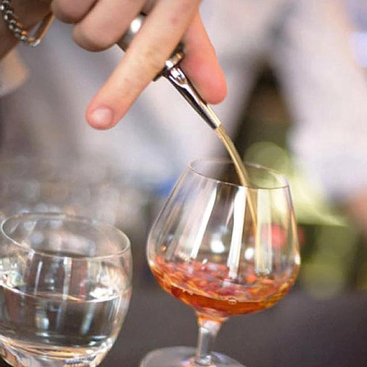 Set De 2 Becs Verseurs - Professionnel - Vin - Cocktail - Bec Verseur - Huile D'olive - Entonnoir - Alcohol - Boisson - Bar - Acier Inoxydable - De Heble® 3 Set De 2 Becs Verseurs - Professionnel - Vin - Cocktail - Bec Verseur - Huile D'olive - Entonnoir - Alcohol - Boisson - Bar - Acier Inoxydable - De Heble® – Image 3