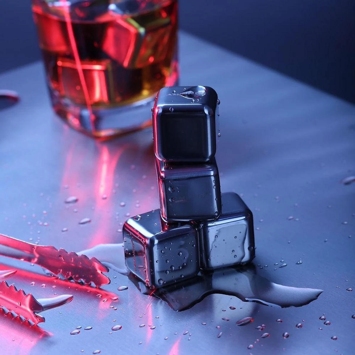 Decopatent® Whisky Stones Set De 8x Glaçons En Acier Inoxydable + Pinces - Whisky Stones - Moule à Glaçons - Cocktail Ice Cube Cooling Stones 5 Decopatent® Whisky Stones Set De 8x Glaçons En Acier Inoxydable + Pinces - Whisky Stones - Moule à Glaçons - Cocktail Ice Cube Cooling Stones – Image 5