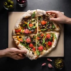 Navaris XL Pour Four Et Barbecue - Plaque à Pizza Rectangulaire 38 X 30 Cm - Y Compris Pelle à Pizza Avec Manche Extra-long - Céramique émaillée -Cuisine Fournitures Magasin 1200x1200 2215