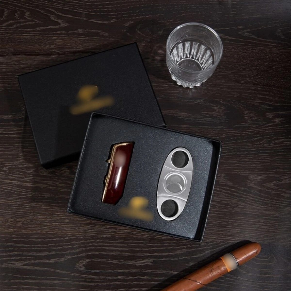 Allume-cigare Et Coupe-cigare Cohiba En Rouge - Allume-flamme Jet Avec Perceuse Et Coupe-cigare Dans Une Boîte Cadeau De Luxe 6 Allume-cigare Et Coupe-cigare Cohiba En Rouge - Allume-flamme Jet Avec Perceuse Et Coupe-cigare Dans Une Boîte Cadeau De Luxe – Image 6