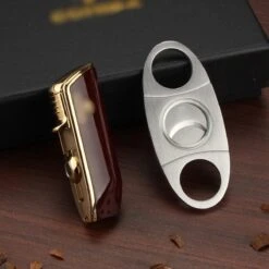Allume-cigare Et Coupe-cigare Cohiba En Rouge - Allume-flamme Jet Avec Perceuse Et Coupe-cigare Dans Une Boîte Cadeau De Luxe 15 Allume-cigare Et Coupe-cigare Cohiba En Rouge - Allume-flamme Jet Avec Perceuse Et Coupe-cigare Dans Une Boîte Cadeau De Luxe -Cuisine Fournitures Magasin 1200x1200 2345