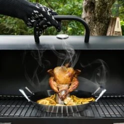 Grille à Rôtir Poulet Navaris Pour BBQ - Grille à Poulet En Acier Inoxydable - Grille Avec égouttoir D'un Diamètre De 30,5 Cm - Rôtissage De Poulet Debout -Cuisine Fournitures Magasin 1200x1200 2726