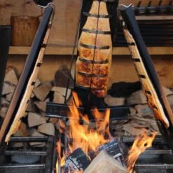 Relaxdays Smoke Board Set De 2 Pièces - Support En Acier Inoxydable - Bois De Cèdre - Planche à Saumon - Barbecue -Cuisine Fournitures Magasin 1200x1200 2801