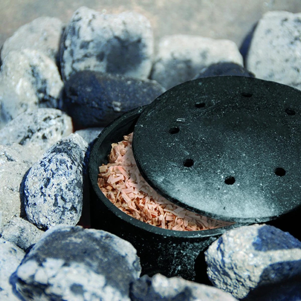 Esschert Design - Boîte à Fumée - Fumoir BBQ - Fumoir à Bois - FF488 - Pot à Fumée 7 Esschert Design - Boîte à Fumée - Fumoir BBQ - Fumoir à Bois - FF488 - Pot à Fumée – Image 7