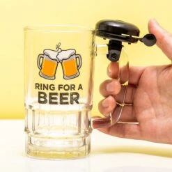 Out Of The Blue Verre à Bière Avec Cloche / Cadeau De Noël / Chope à Bière Avec Cloche De Vélo / Cadeau Saint Nicolas / 15,5 X 8,5 Cm / 500 Ml / Verre De Fête / Verre De Party -Cuisine Fournitures Magasin 1200x1200 2937