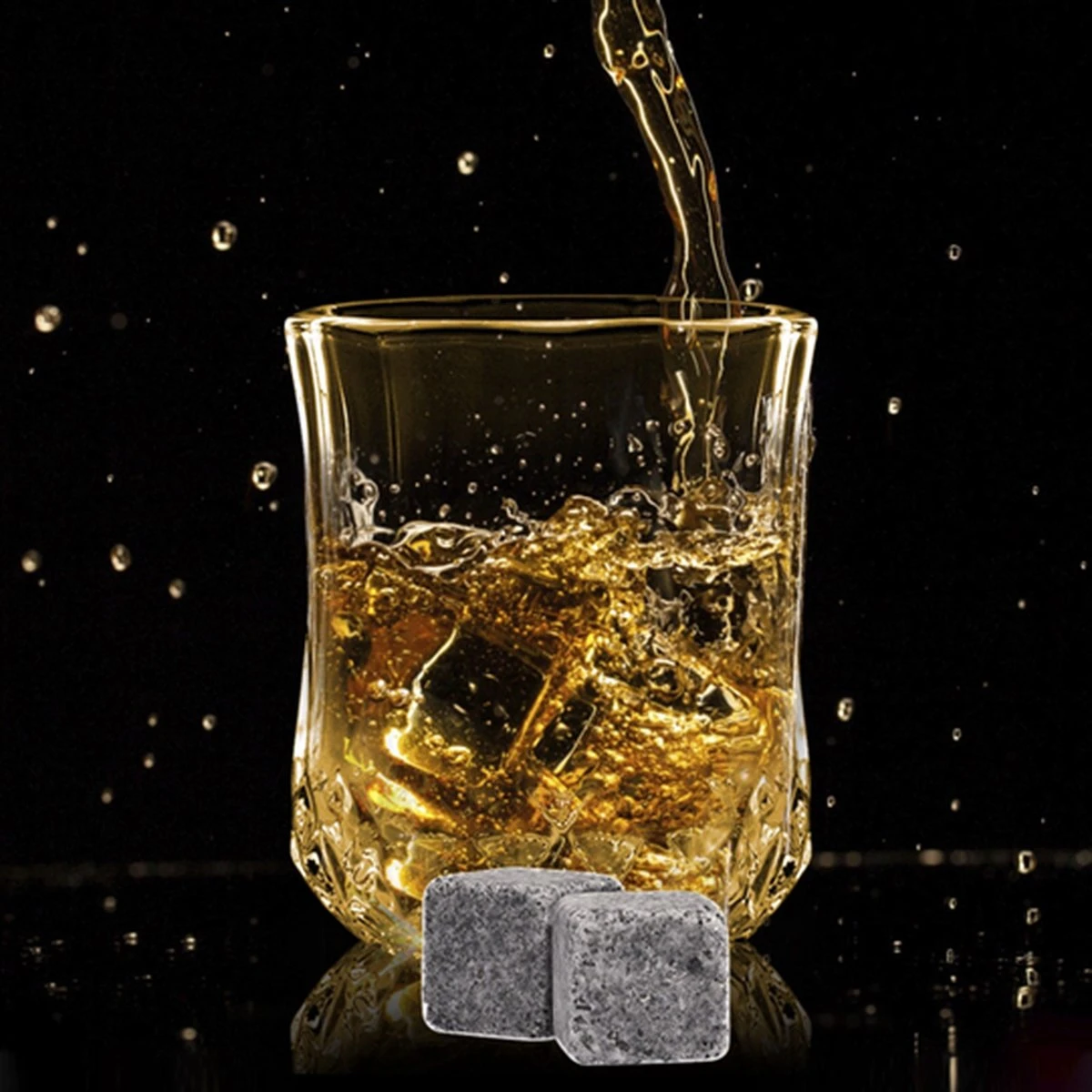 Coffret Whisky De Luxe - Avec 2 Verres Et 8 Pierres - Coffret Whisky - Pince à Glace - Glaçons Réutilisables - Verres à Whisky - Coffret Cadeau Whisky Luxe - Cadeau Homme & Femme 7 Coffret Whisky De Luxe - Avec 2 Verres Et 8 Pierres - Coffret Whisky - Pince à Glace - Glaçons Réutilisables - Verres à Whisky - Coffret Cadeau Whisky Luxe - Cadeau Homme & Femme – Image 7