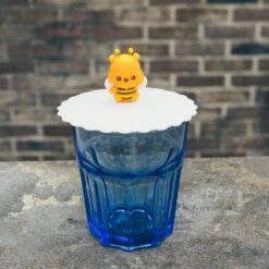 Couvercle - Verre à Boire - Couvercle D'été - Tasse - Mug - Antipoussière - Sans Insectes - Étanche - Siliconen - Résistant à La Chaleur - Animaux - Réutilisable - Water - Café - Thee - Abeille - Panda - Hello Kitty -Cuisine Fournitures Magasin 1200x1200 3078