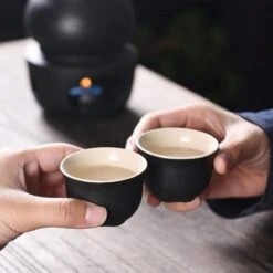 Set De 7 Tasses à Saké, Style Traditionnel Japonais En Céramique, Coffret Cadeau De Rangement Pour Saké, Comprend 4 Verres à Vin, Table Chauffante, Flame Man, Bol à Marmite (noir) -Cuisine Fournitures Magasin 1200x1200 3143