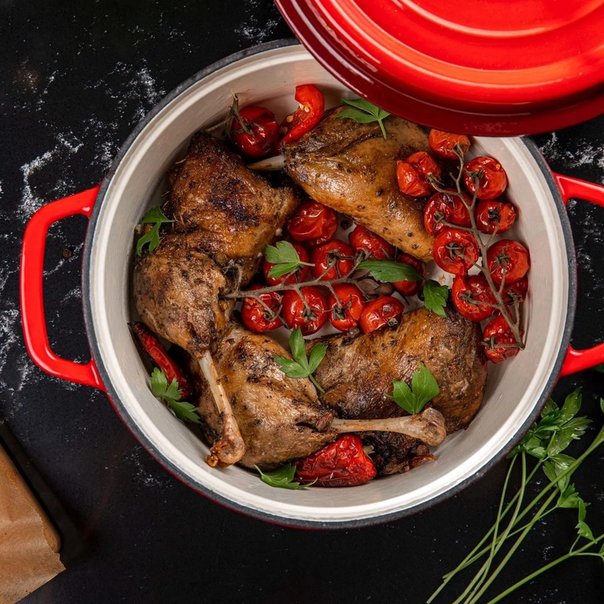 Cocotte Florina Professionnelle En Fonte émaillée Ø 24 Cm 3,5L Rouge Cerise - Tous Feux Pour Induction - Cocotte - Poids 5,3 Kg 5 Cocotte Florina Professionnelle En Fonte émaillée Ø 24 Cm 3,5L Rouge Cerise - Tous Feux Pour Induction - Cocotte - Poids 5,3 Kg – Image 5