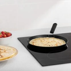 Poêle à Crêpes Navaris Antiadhésive 26 Cm - Pan Pour Crêpes, Omelettes Et Tortillas - Pour Toutes Les Surfaces De Cuisson - Revêtement Antiadhésif Non Collant 19 Poêle à Crêpes Navaris Antiadhésive 26 Cm - Pan Pour Crêpes, Omelettes Et Tortillas - Pour Toutes Les Surfaces De Cuisson - Revêtement Antiadhésif Non Collant -Cuisine Fournitures Magasin 1200x1200 451