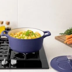 Cocotte En Fonte Navaris Avec Couvercle - Faitout - Poêle émaillée - Convient Pour La Cuisson à Induction, Gaz Et Vitrocéramique - Bleu Mat -Cuisine Fournitures Magasin 1200x1200 520