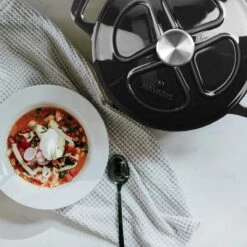 Cocotte En Fonte Navaris Avec Couvercle - Navaris émaillée - Convient à La Cuisson Induction, Gaz Et Vitrocéramique - Zwart -Cuisine Fournitures Magasin 1200x1200 554