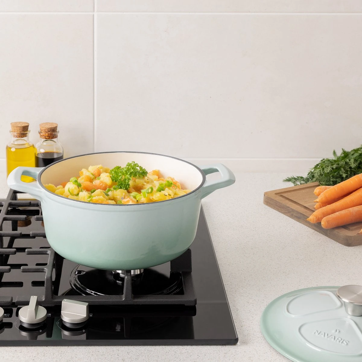 Cocotte En Fonte Navaris Avec Couvercle - Cocotte - Convient Pour La Cuisson à Induction, Gaz Et Vitrocéramique - Passe Au Four Jusqu'à 260 °C - Vert Menthe 4 Cocotte En Fonte Navaris Avec Couvercle - Cocotte - Convient Pour La Cuisson à Induction, Gaz Et Vitrocéramique - Passe Au Four Jusqu'à 260 °C - Vert Menthe – Image 4