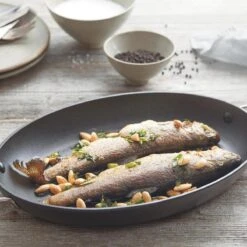 Poêle à Poisson Pan-à-moi Point-Virgule - Fonte Avec Revêtement Excalibur - 38x26cm -Cuisine Fournitures Magasin 1200x1200 573