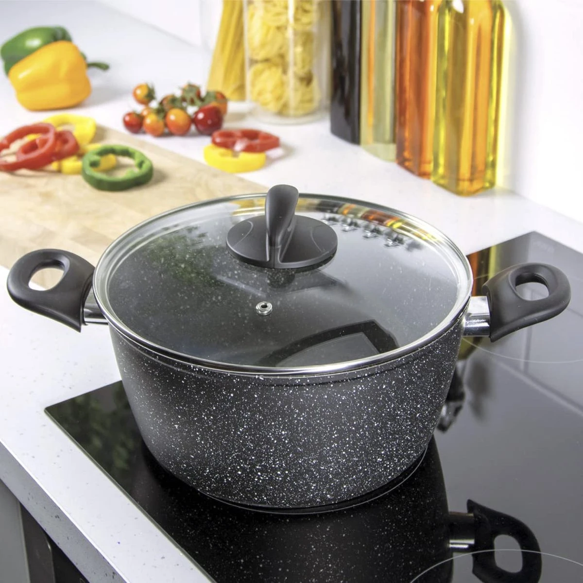 Poêle à Frire Blackmoor Avec Couvercle, 24 Cm, Noir, Antiadhésif Et Résistant Aux Rayures, Cool Froides Au Toucher, Convient Pour Les Cuisinières à Induction, électriques Et à Gaz 2 Poêle à Frire Blackmoor Avec Couvercle, 24 Cm, Noir, Antiadhésif Et Résistant Aux Rayures, Cool Froides Au Toucher, Convient Pour Les Cuisinières à Induction, électriques Et à Gaz – Image 2
