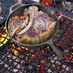 Poêle En Fonte De 12 Pouces Avec Revêtement En émail Noir Mat - Supports En Silicone Résistant à La Chaleur Inclus. Idéal Pour Une Utilisation Intérieure Et Extérieure, Passe Au Four. -Cuisine Fournitures Magasin 1200x1200 649