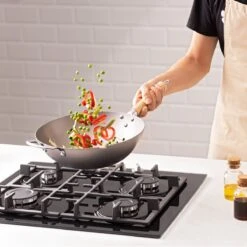 Grande Poêle Wok Navaris Adaptée à L'induction - Wok En Acier Au Carbone Avec Deux Poignées - Wok En Acier Au Carbone Diamètre 30 Cm - Pour Les Plats Sautés Et Wok 11 Grande Poêle Wok Navaris Adaptée à L'induction - Wok En Acier Au Carbone Avec Deux Poignées - Wok En Acier Au Carbone Diamètre 30 Cm - Pour Les Plats Sautés Et Wok -Cuisine Fournitures Magasin 1200x1200 685