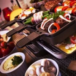 Ensemble à Fondue Holidayz Pour 6 Personnes - Fondue Avec Fourchettes - 1,6 Litre - Poêle à Fondue Pour Chocolat Et Fromage - Fourchettes à Fourchettes à Fondue - Brûleur à Fondue - Pan à Fondue Au Fromage / Set -Cuisine Fournitures Magasin 1200x1200 735