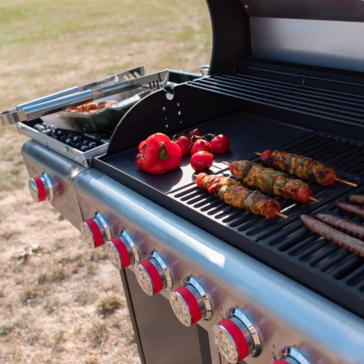 Barbecue à Gaz Bazin 6 Anthracite 6 Brûleurs 1 Brûleur Latéral Avec Panneaux Latéraux Et Thermomètre - Raccordement Gaz G1 2 F15-21 Inclus. 3 Barbecue à Gaz Bazin 6 Anthracite 6 Brûleurs 1 Brûleur Latéral Avec Panneaux Latéraux Et Thermomètre - Raccordement Gaz G1 2 F15-21 Inclus. – Image 3