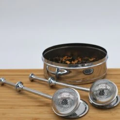 Blended Style De Vie® Passoire à Thé Avec Ressort - Set De 2 - Y Compris Les égouttoirs - Convient Aux Herbes En Vrac -Cuisine Fournitures Magasin 1200x1200 782