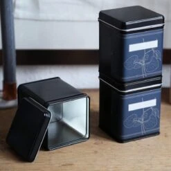 Boîte à Thé, Classique Et Carrée, 6 Pièces, Boîte De Rangement, Empilable, Y Compris 6 étiquettes Pour L'étiquetage, étanche Aux Arômes En Métal, également Idéale Comme Boîte à Farine, à Riz Ou à Biscuits 11 Boîte à Thé, Classique Et Carrée, 6 Pièces, Boîte De Rangement, Empilable, Y Compris 6 étiquettes Pour L'étiquetage, étanche Aux Arômes En Métal, également Idéale Comme Boîte à Farine, à Riz Ou à Biscuits -Cuisine Fournitures Magasin 1200x1200 849