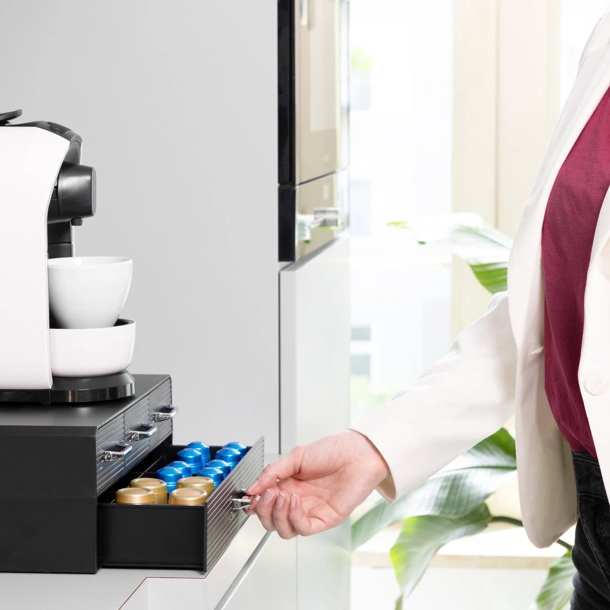 Porte-capsule Navaris Avec 4 Tiroirs - Compatible Avec Nespresso Et D'autres Marques - Support Pour Tasses à Café - Organisateur Pour Tasses Et Accessoires 4 Porte-capsule Navaris Avec 4 Tiroirs - Compatible Avec Nespresso Et D'autres Marques - Support Pour Tasses à Café - Organisateur Pour Tasses Et Accessoires – Image 4